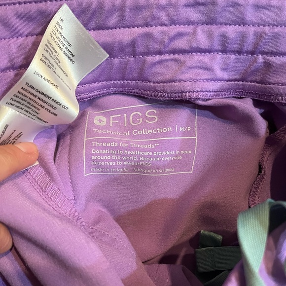 FIGS Scrub Set - Picture 2 of 3